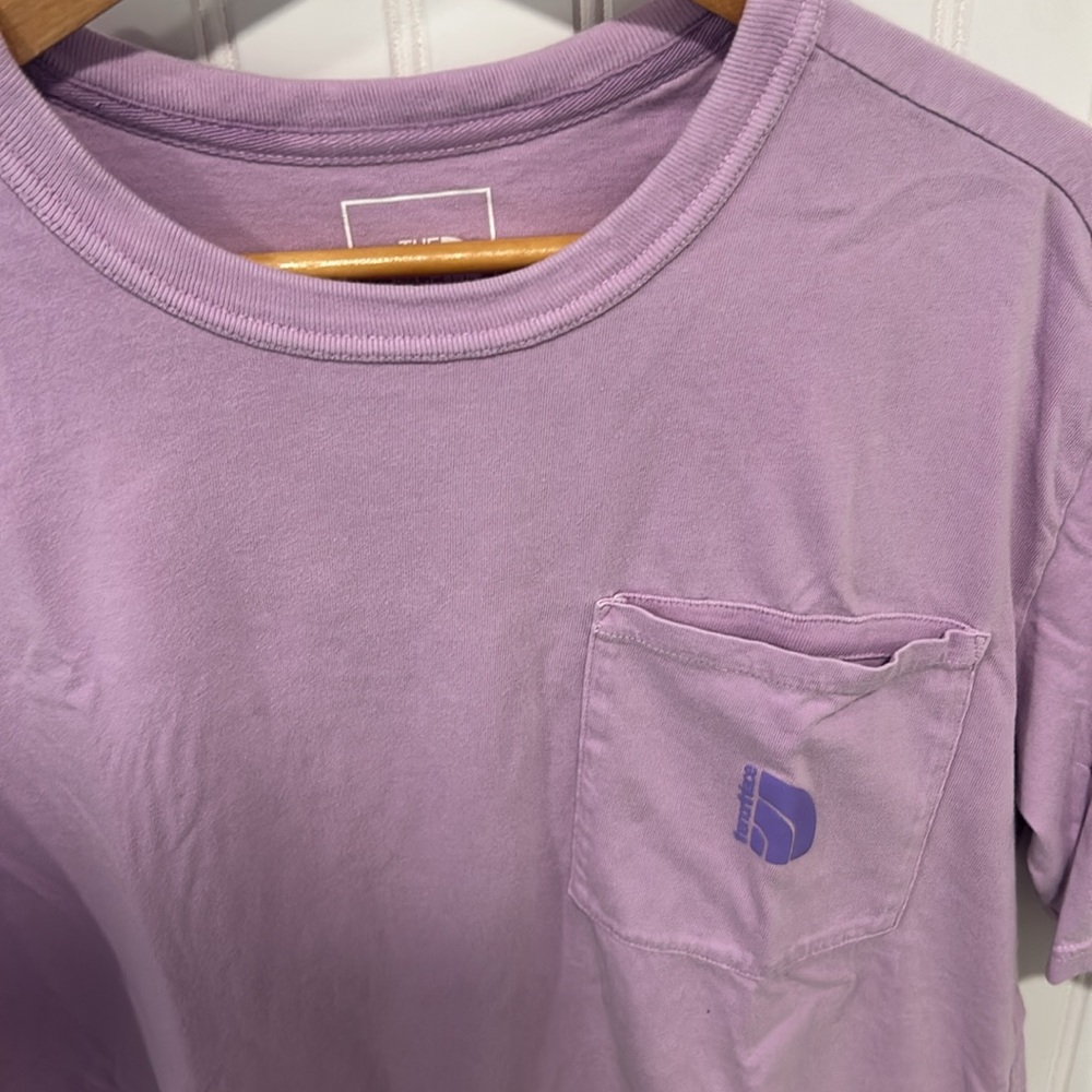 The Northface Oversized pocket tee size medium - Picture 2 of 6
